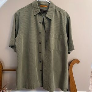 Men’s Royal Robbins button up shirt